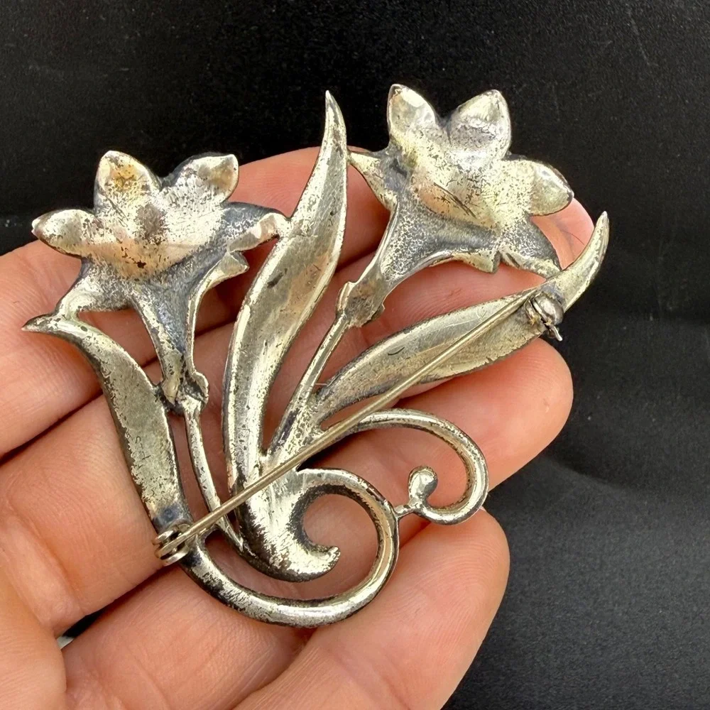 Vintage Pot Metal Flower Brooch Silver Tone